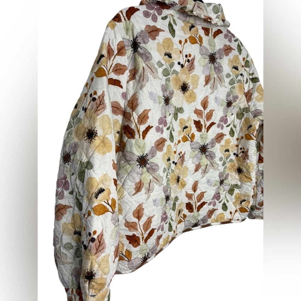 Entro Floral Print Quilted Jacket Size Medium Tie Front Patch Pockets Feminine - Picture 7 of 10